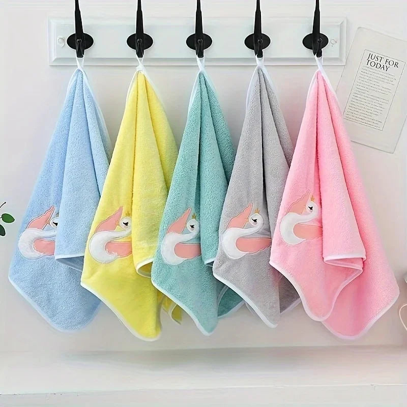 1 cartoon swan children's bath towel, high-quality soft light beige