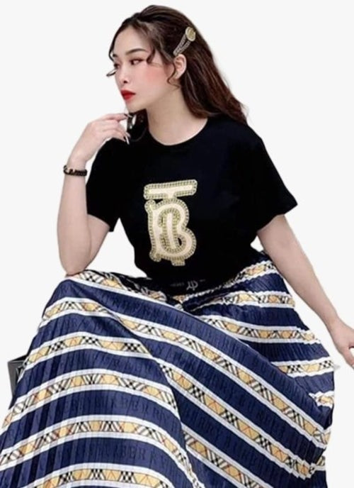 Chic Women's Two Pieces T-shirt & Long Pleated Skirt Sets